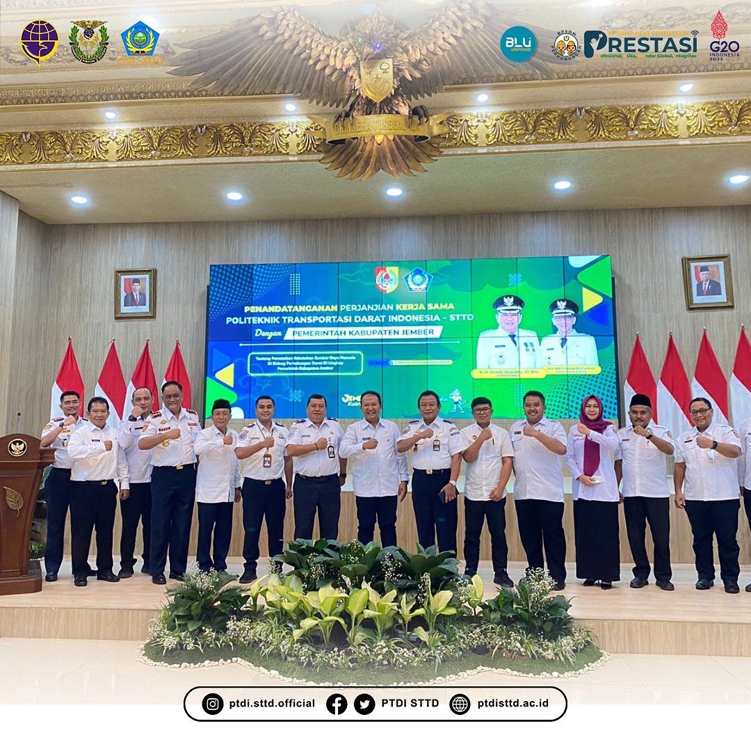 Penandatangan kerjasama antara PTDI-STTD dengan Kabupaten Jember, Jawa Timur